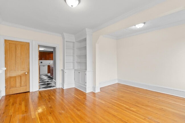 Building Photo - 34 Erie St