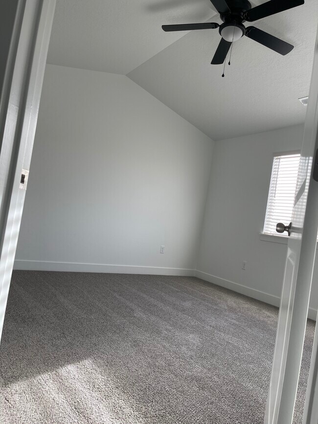 Building Photo - 1099 N Ledger Dr