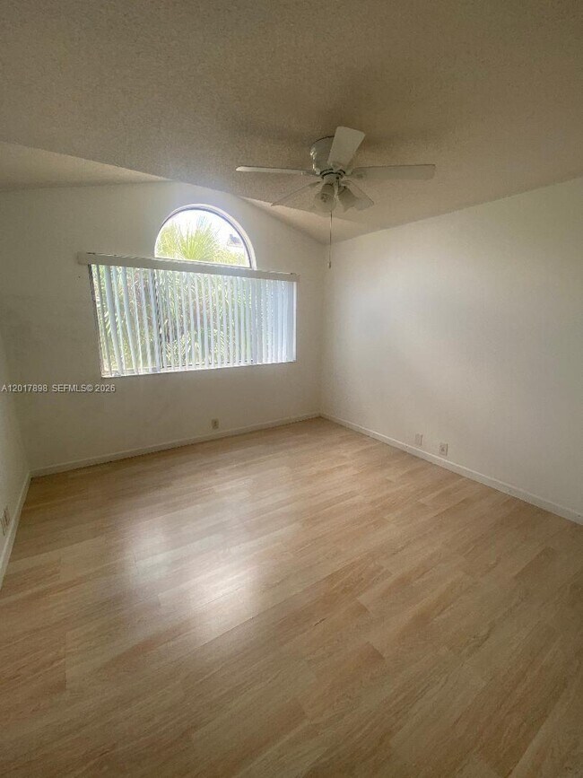 Building Photo - 14150 SW 93rd Ln