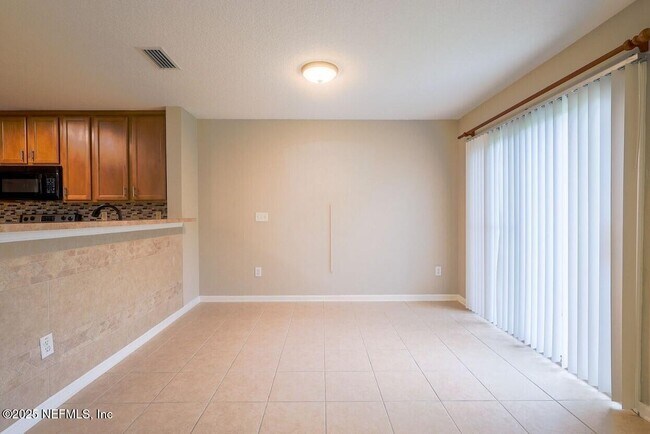 Building Photo - 1500 Calming Water Dr