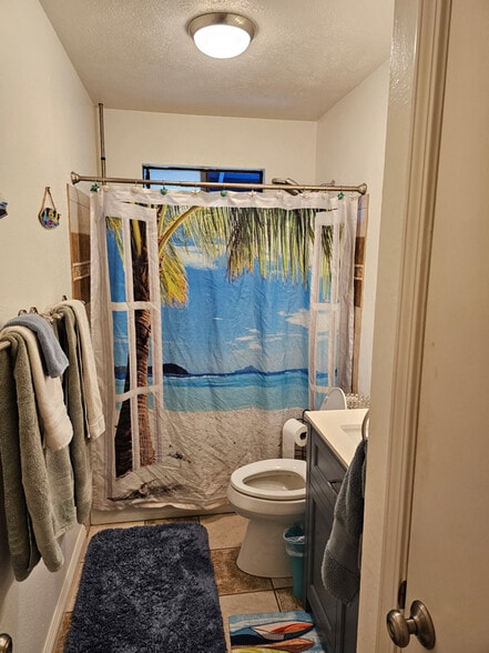 Building Photo - 293 Alaume St