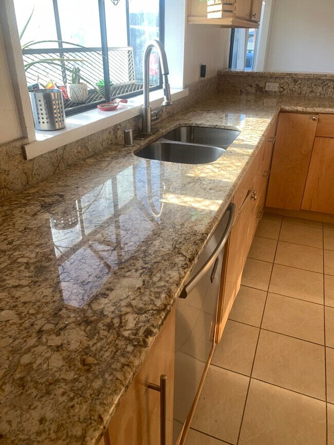 Building Photo - 17178 Kingsbury St