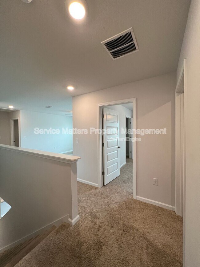 Building Photo - 7571 Oak Lake Blvd