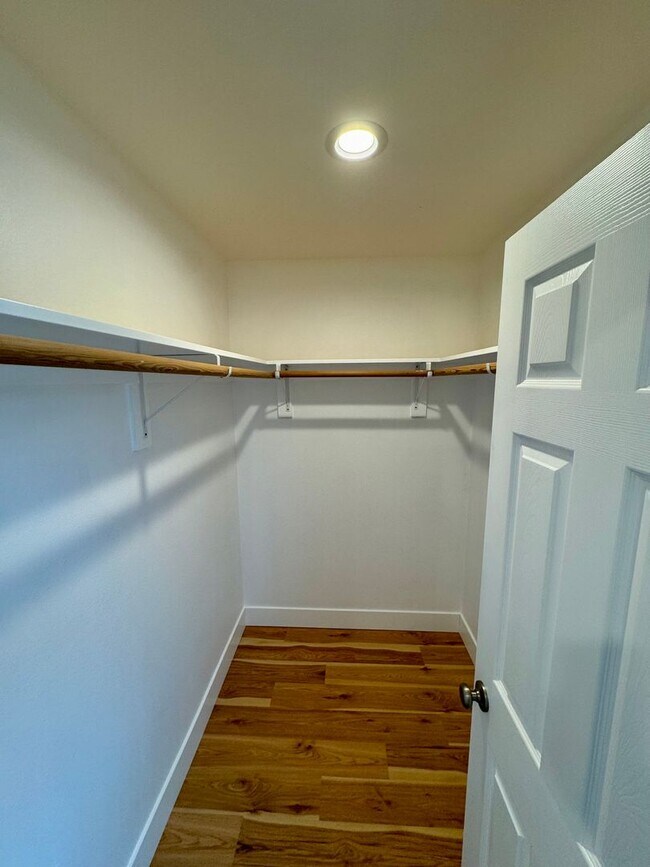Building Photo - Large & Newly Constructed 1 bed 1 Bath Apartment for Rent In Los Alamitos!