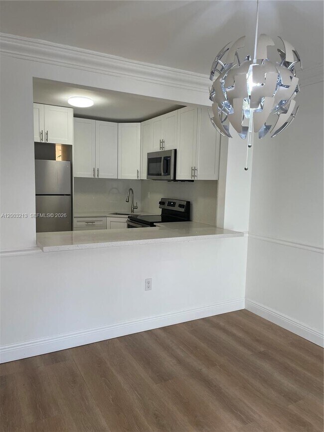 Building Photo - 401 NW 72nd Ave