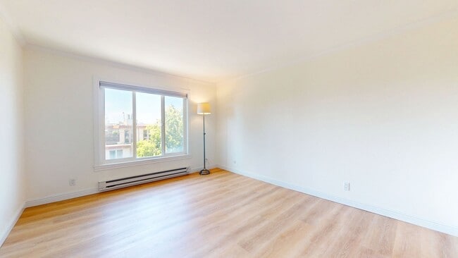 Building Photo - Beautiful 2 Bedroom Condo In Oakland!