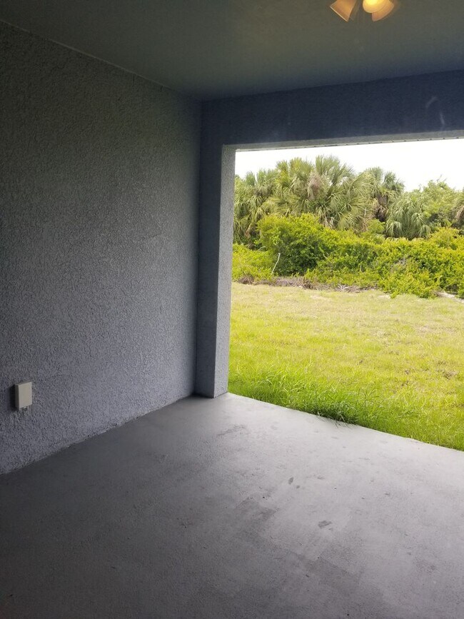 Building Photo - Spacious 3-Bedroom, 2-Bath Apartment with ...