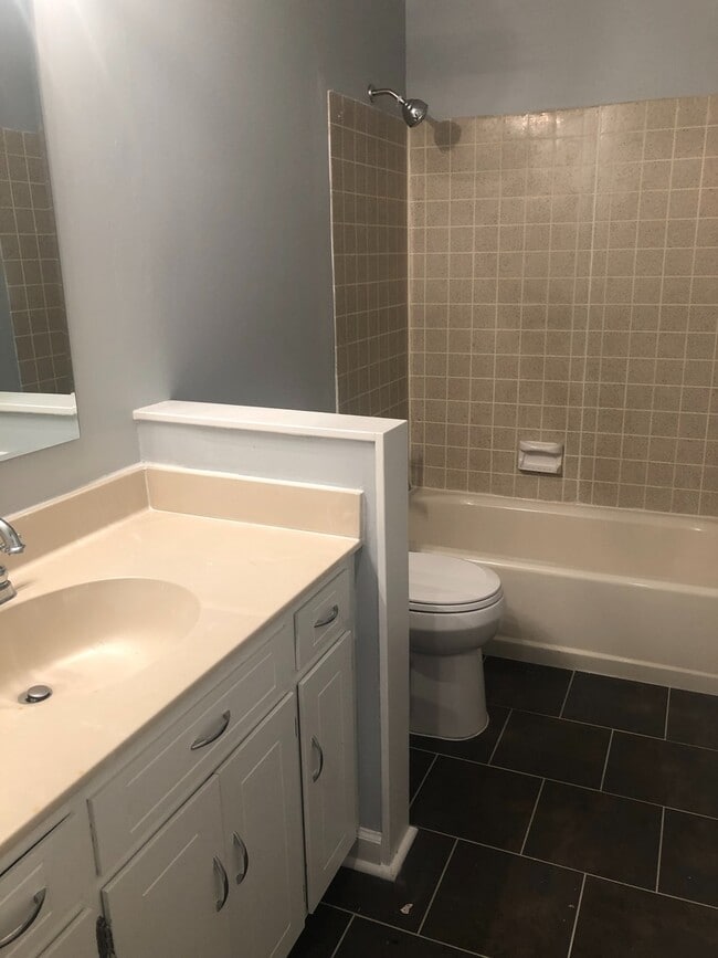 Building Photo - Charming 3 Bed 2 Bath Ranch Home in Indian...