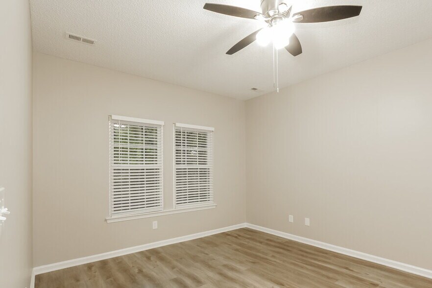 Building Photo - 7405 Chidley Dr