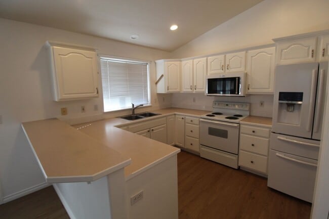 Building Photo - 3922 E Siskin Ln