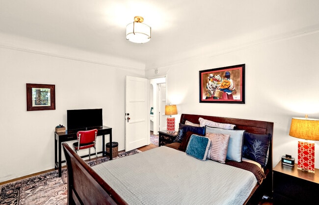 Building Photo - 9101 La Salle Ave