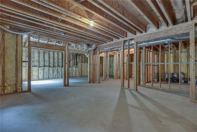 Building Photo - 3924 Sweat Creek Run NE