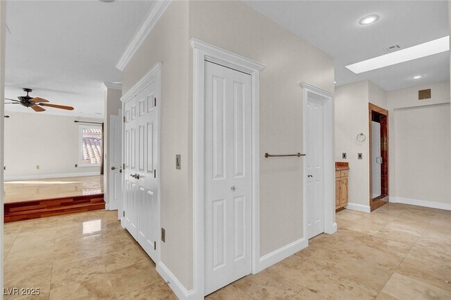 Building Photo - 9005 Opus Dr