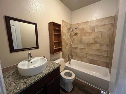 Building Photo - 1015 Fir Ln