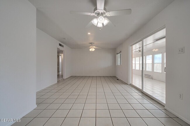 Building Photo - 9632 Gairloch Dr