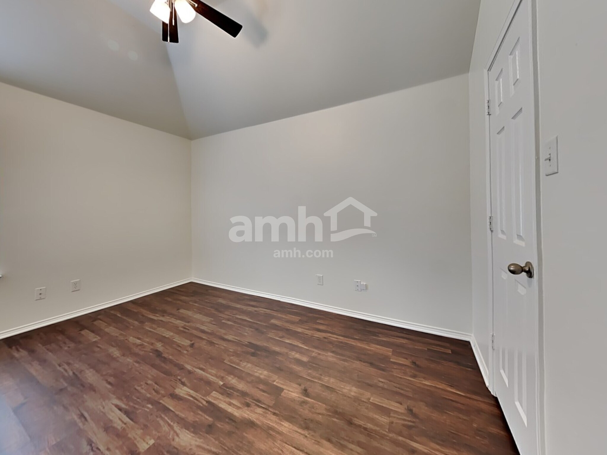 Building Photo - 4406 Shady Elm Dr