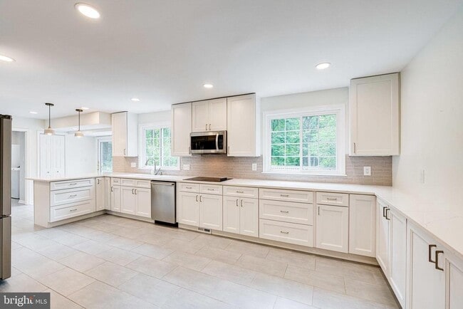 Building Photo - 12127 Holly Knoll Cir