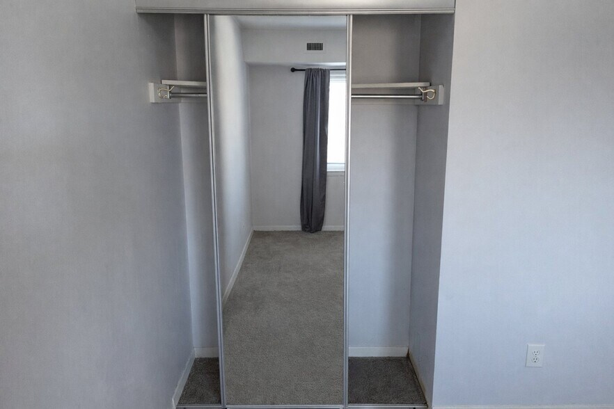 Building Photo - 47301 Delaire Landing Rd