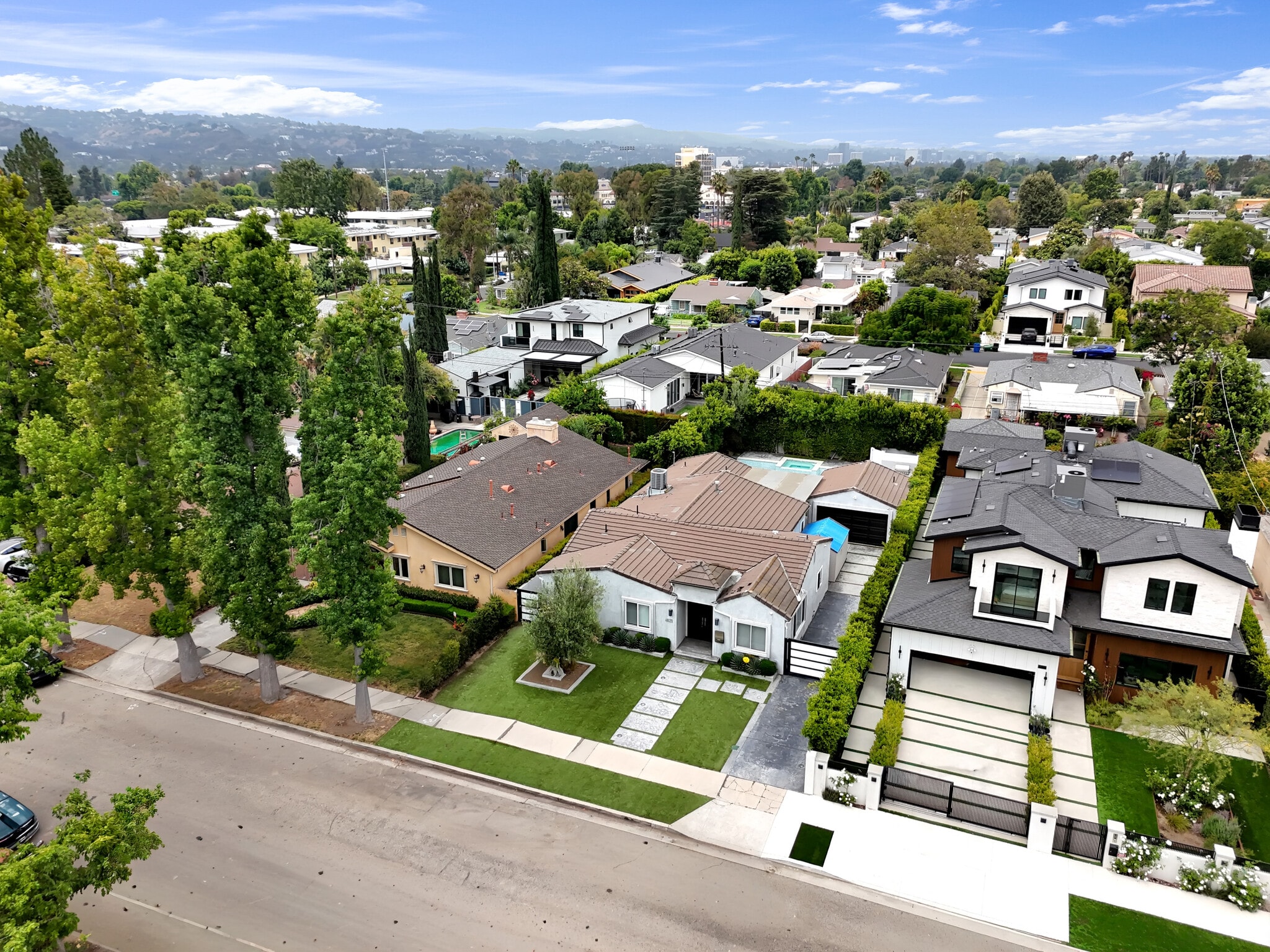 Building Photo - 4925 Nagle Ave
