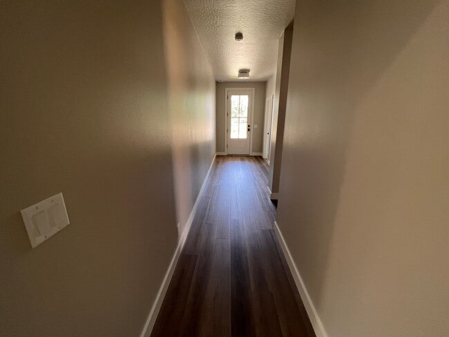 Building Photo - Brand new 3 bedroom home In South Springfi...