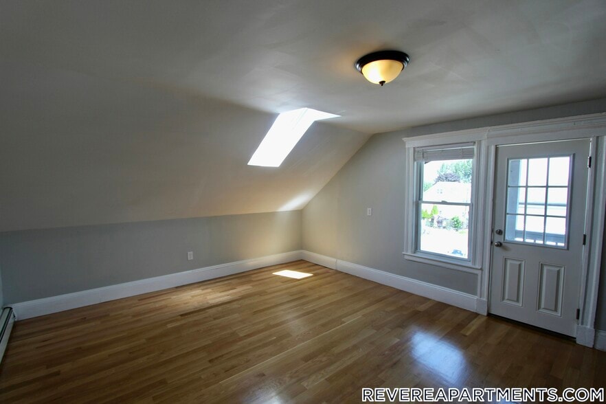 Building Photo - 508 Revere St