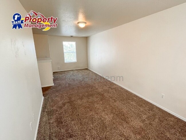 Building Photo - 1141 N Dove Ave