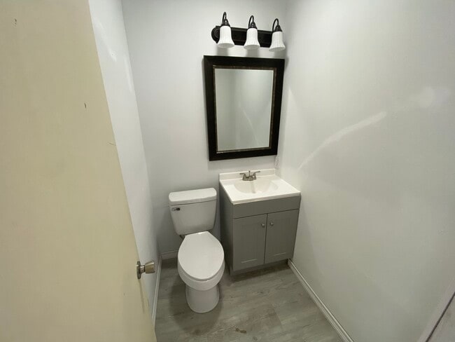 Building Photo - 2206 Bancroft Street, Unit 2