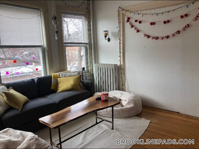 Building Photo - 100 St Mary's St