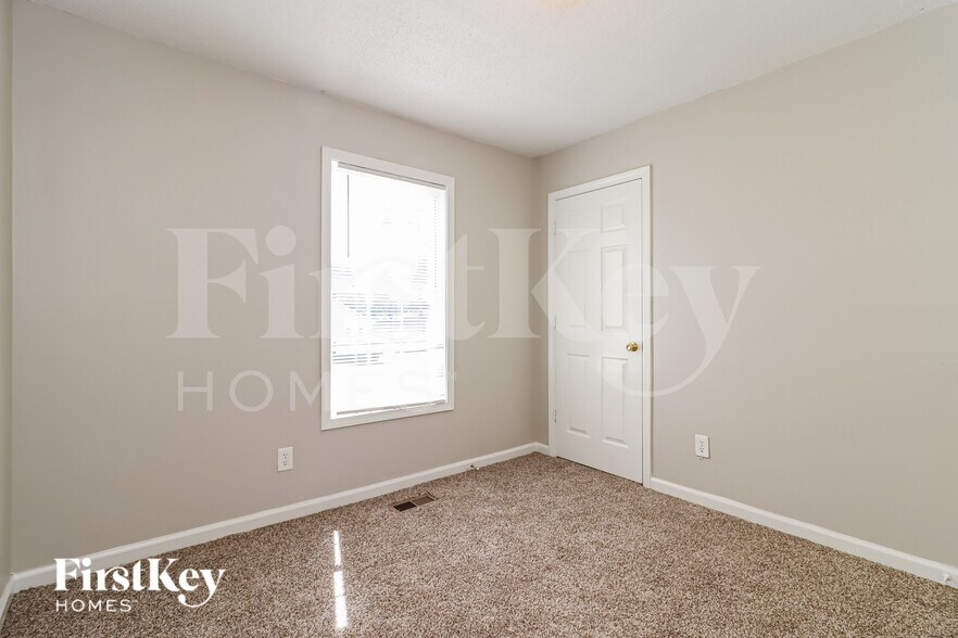 Building Photo - 110 Ivy Trace Ln
