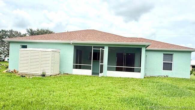 Building Photo - 2847 SW South Calabria Cir