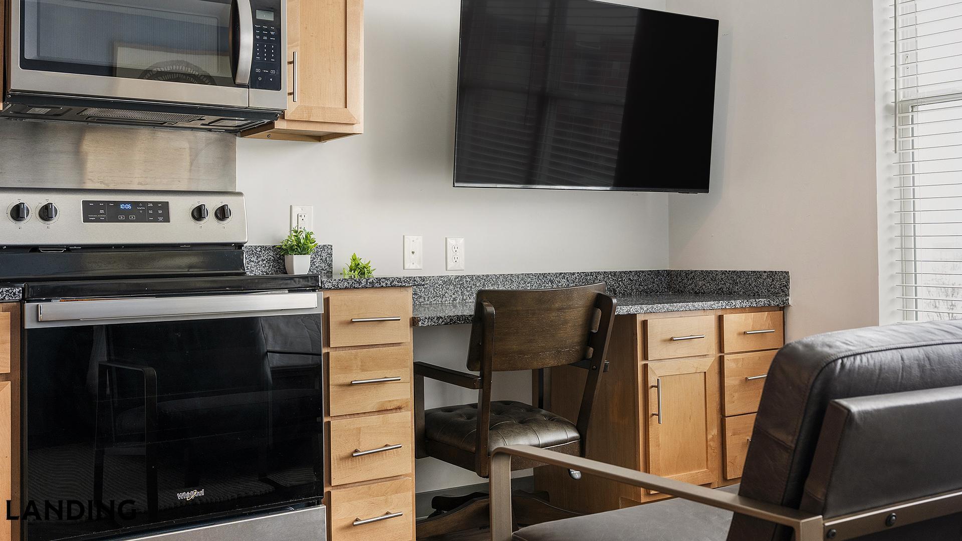 Building Photo - 302 13th St S