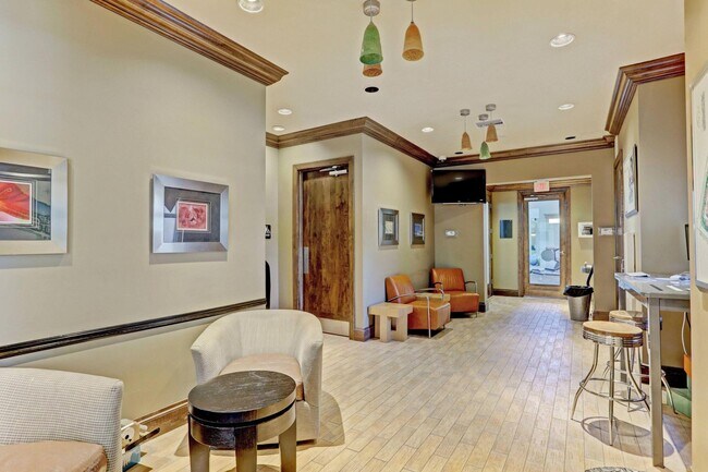 Building Photo - 477 Pacific Grove Dr