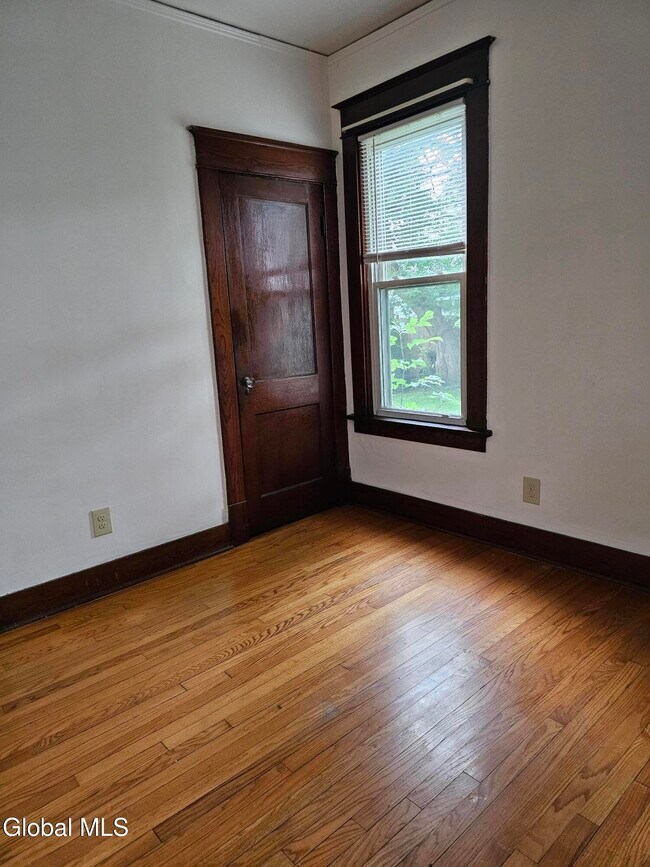 Building Photo - 28 Arcadia Ave