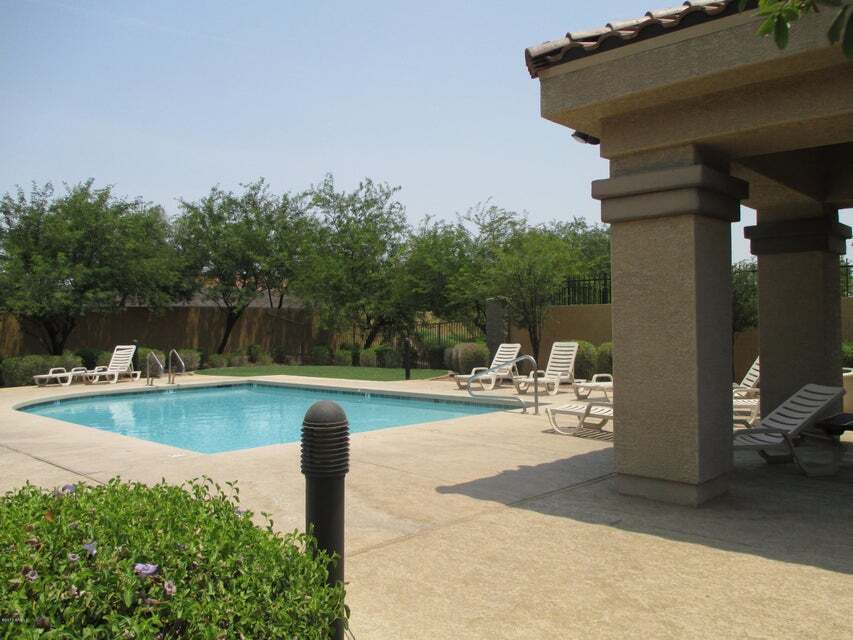 Building Photo - 3250 W Greenway Rd