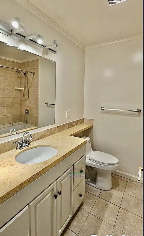 Building Photo - 75 Stasia Dr