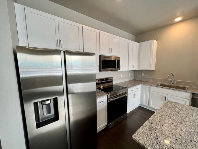 Building Photo - 3909 Crater St