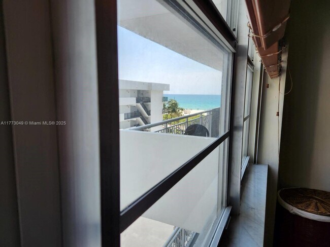 Building Photo - 5825 Collins Ave