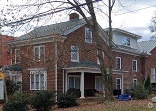 Building Photo - !!!Charming 3-Bedroom 2 Bath Apartment!!! ...