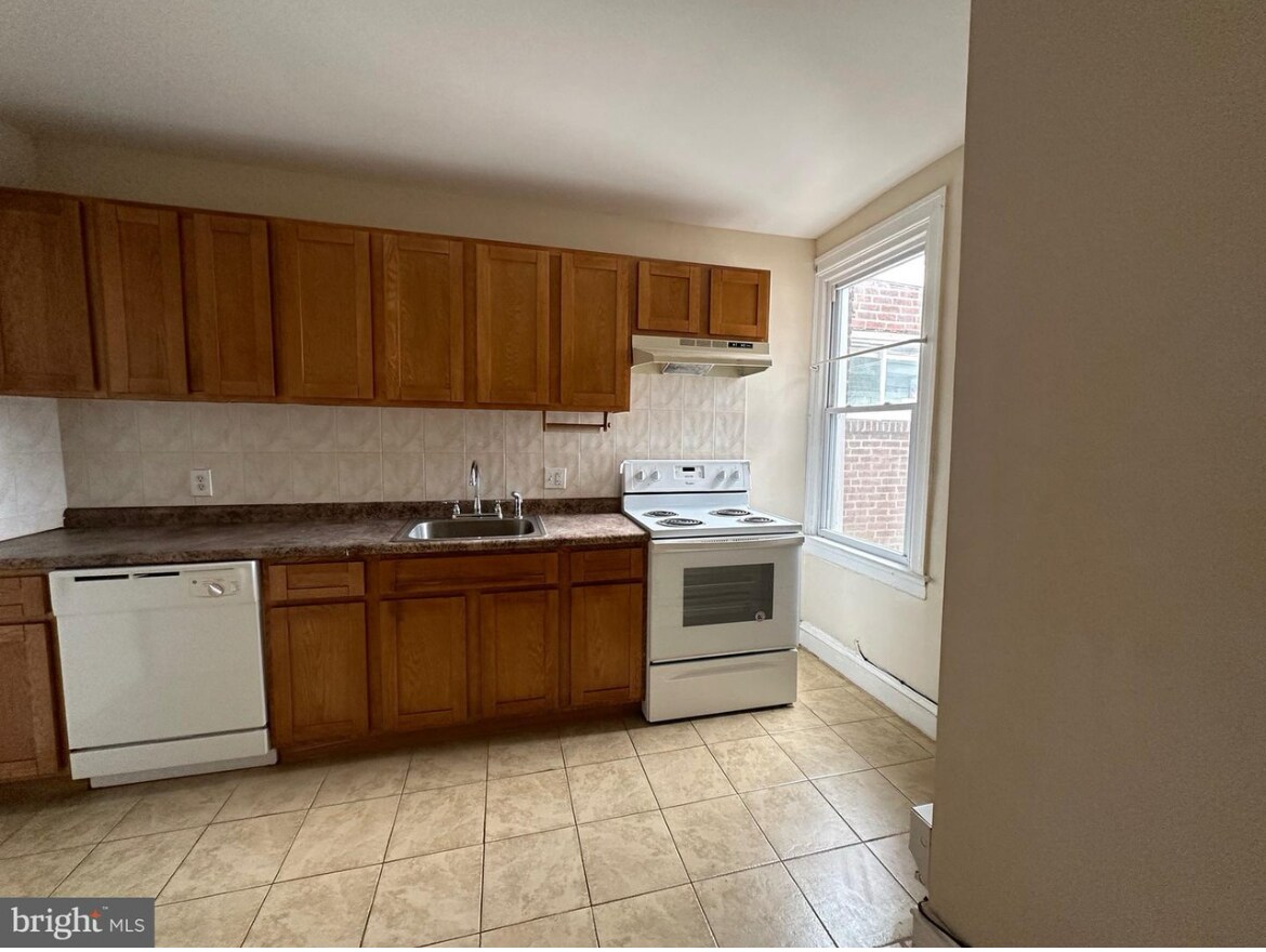 Building Photo - 7607 Torresdale Ave