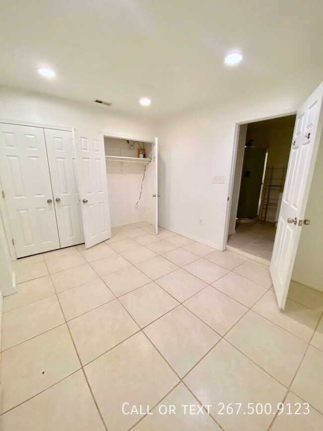 Building Photo - Beautiful Cozy One Bedroom Two Bedroom Apa...