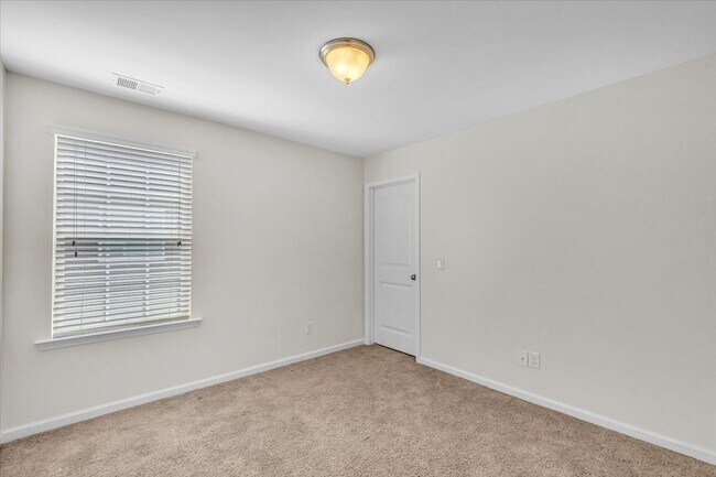Building Photo - 5 bedroom house in the Somersby neighborhood in Pooler