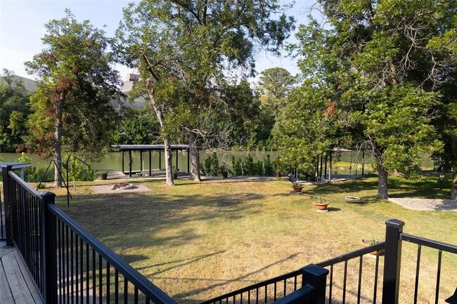 Building Photo - 120 Erskine Ferry Rd