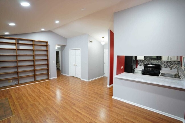 Building Photo - 361 Farnsworth Ct