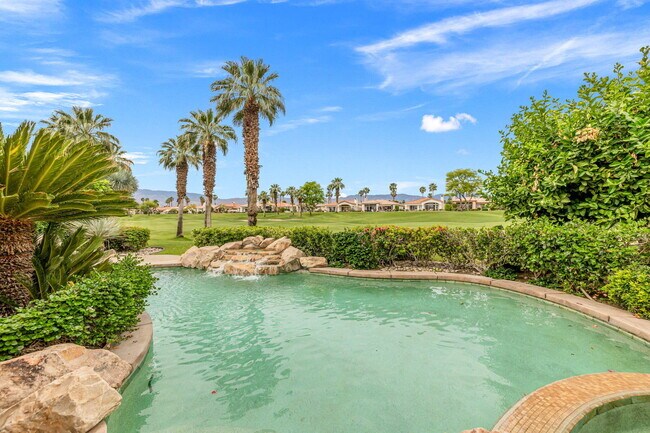 Building Photo - 727 Arrowhead Dr