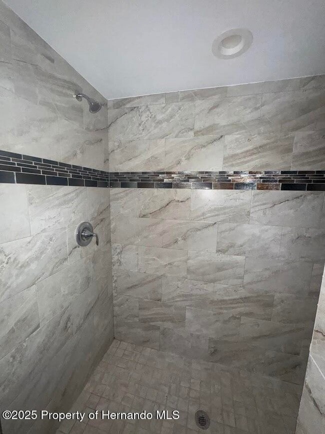 Building Photo - 6270 W Oak Park Blvd