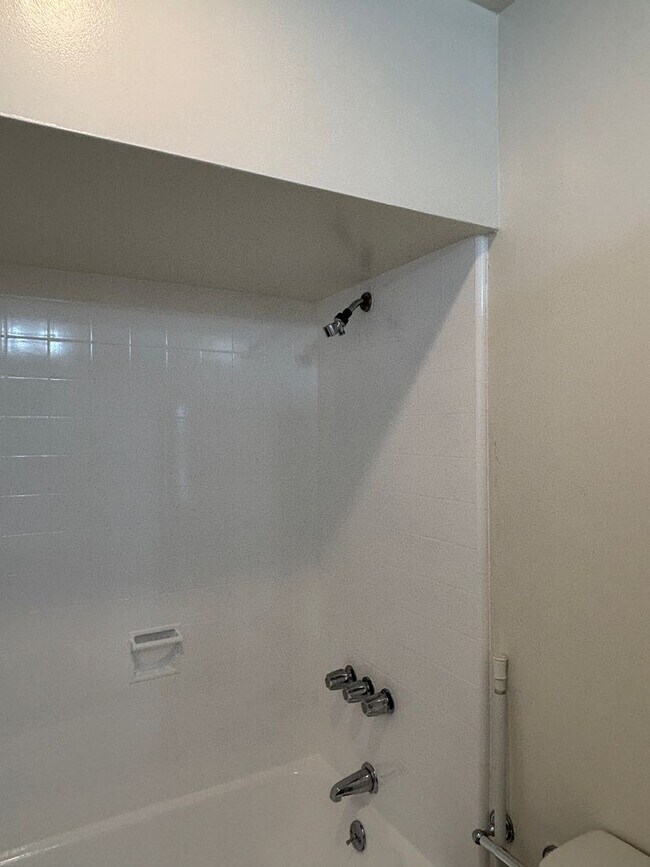 Building Photo - 215 S Baldwin Ave