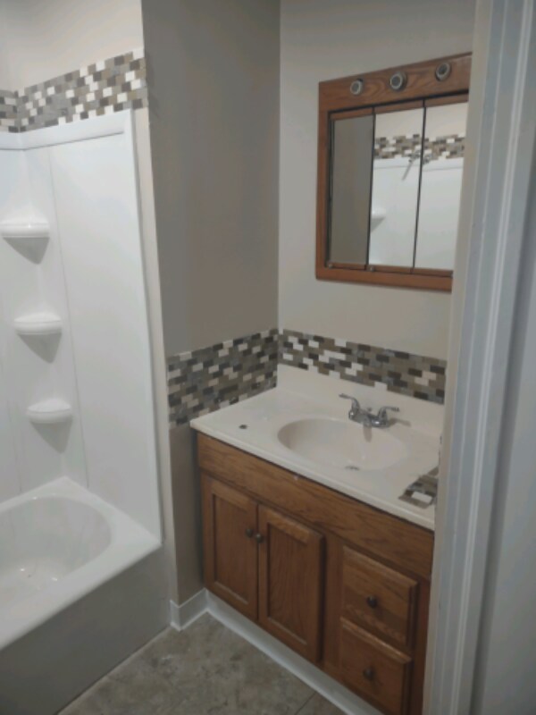 Building Photo - 105 Maher St