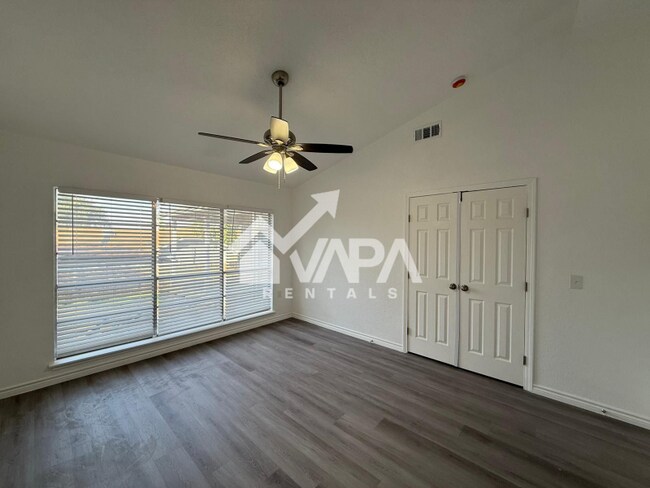 Building Photo - 6822 Raintree Forest