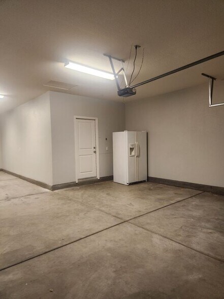 Building Photo - 7145 Almandine Wy