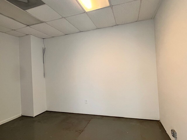 Building Photo - 128 Elk Dr